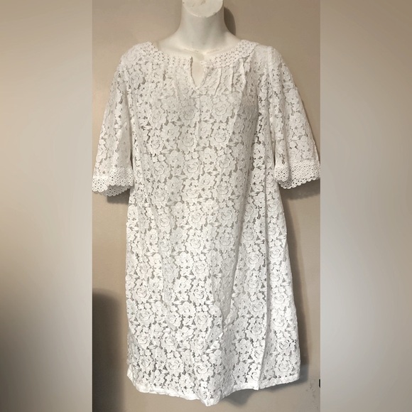 Nicole by Nicole Miller Dresses & Skirts - Nicole by Nicole miller white lace cover up dress.